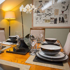 Tyan Holiday Cottage stylish dining