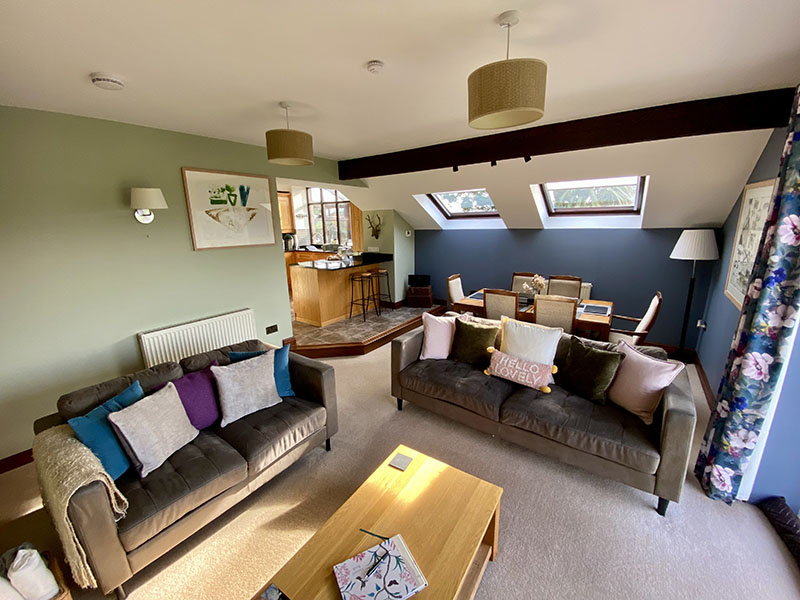 Tyan holiday cottage lounge and diner